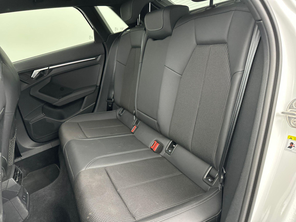 Audi A3 sportback 40 tfsi e s-line pano sfeer acc camera