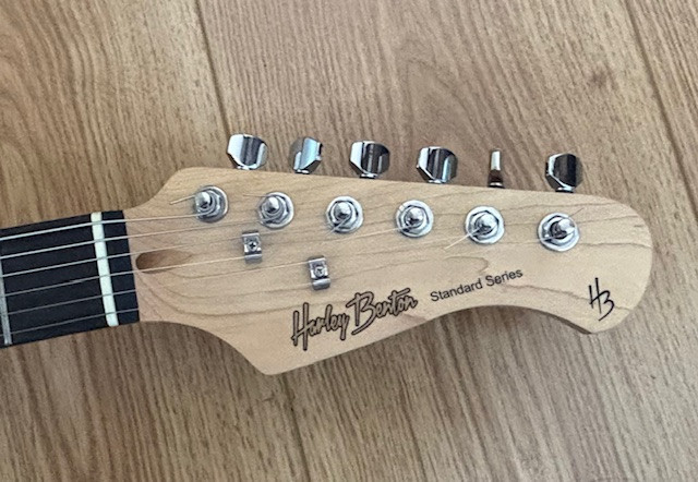 Harley Benton stratocaster als nieuw.