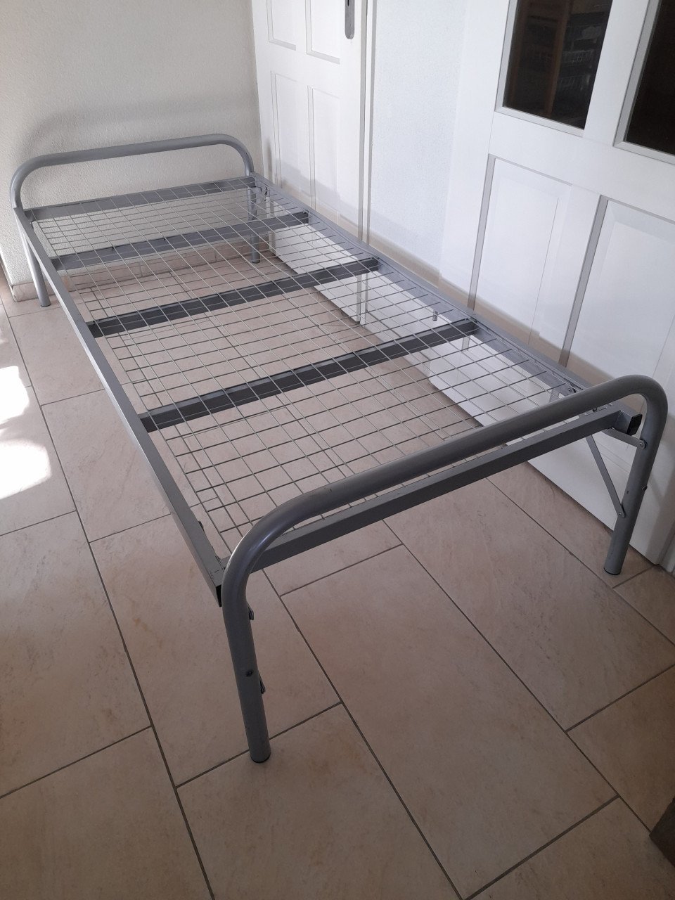 Bed met onderschuif bed (in goede staat ) 2 x  90 x 200