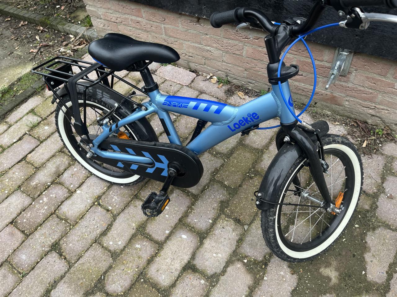 Loekie Snake kinderfiets 16" incl. zijwieltjes
