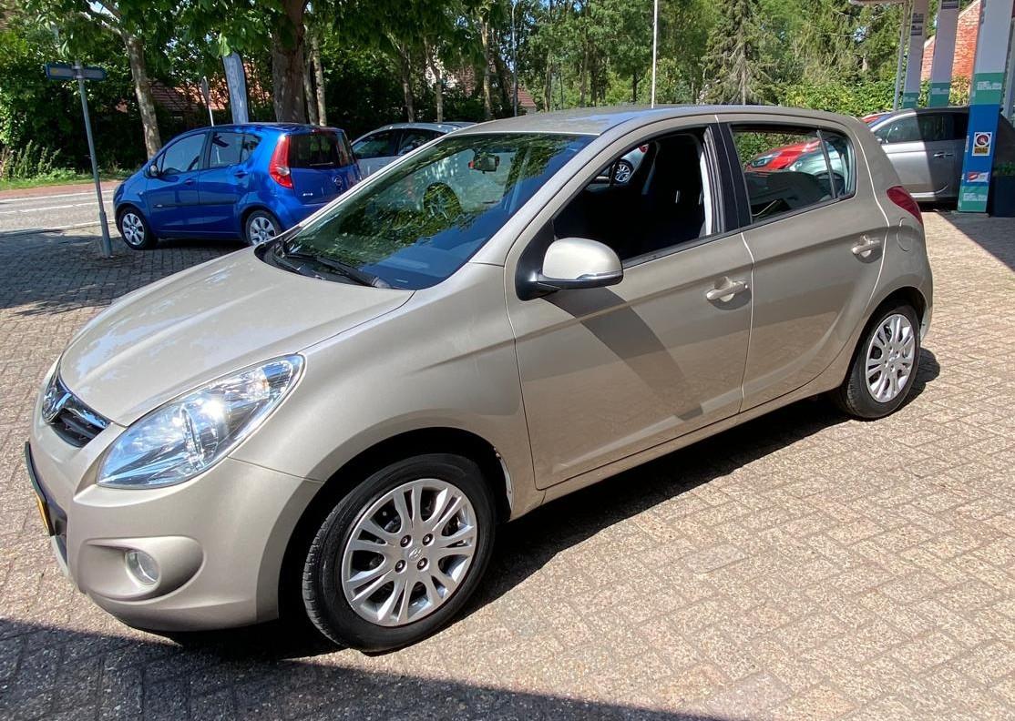 🚗 Hyundai i20 1.2i i-Motion | 52.370km! | Trekhaak | Airco | apk +garantie
