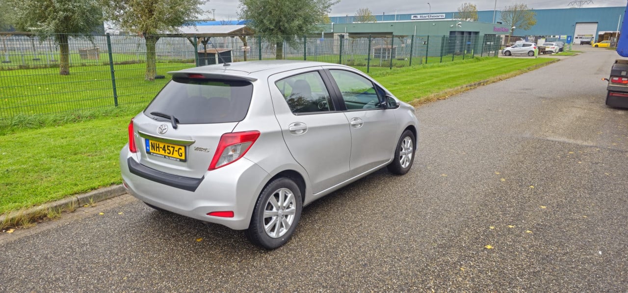 Toyota Yaris 1.0 VVT-i Trend 5-DRS Airco! In Zeer Goede Staat!!