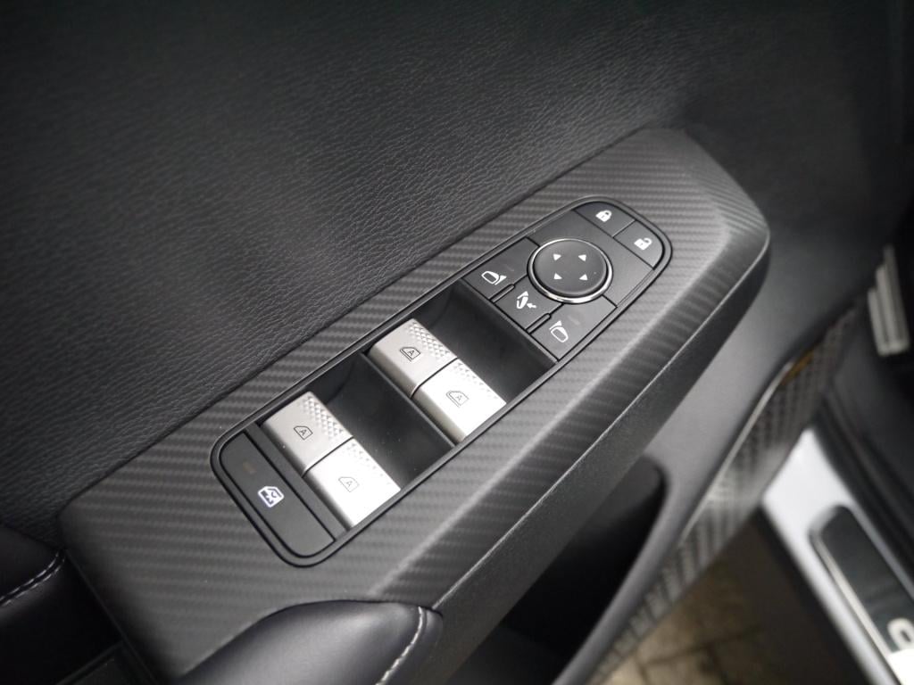Mitsubishi Outlander 2.4 phev instyle 306pk s-awc|rijklaar