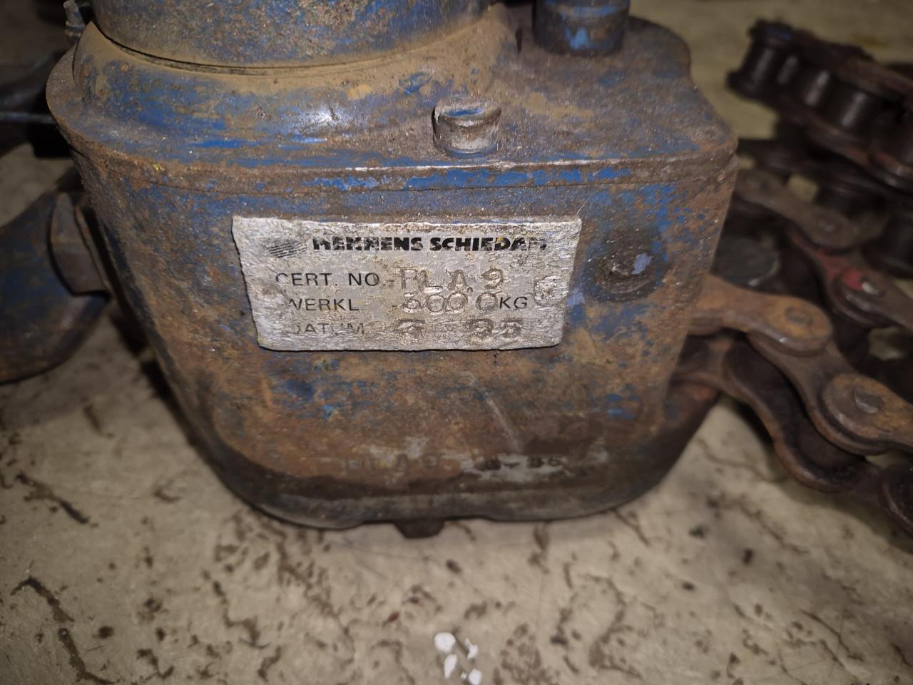 Zware kettingtakel 3 ton - Werkend