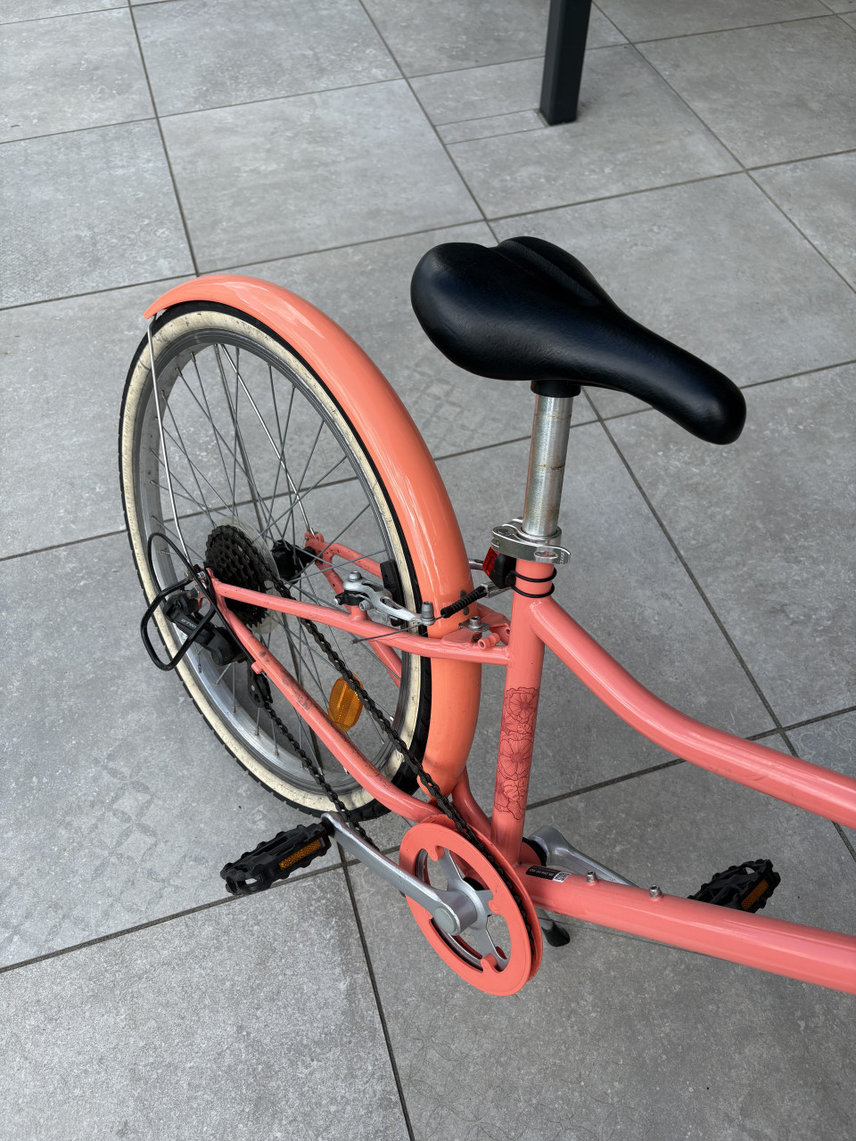 Roze meisjes fiets