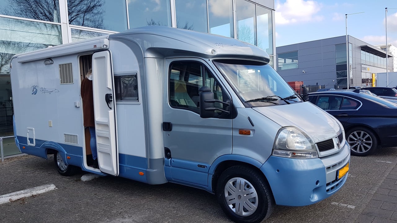 Te koop:  wegens stoppen met kamperen, camper Burstner Delfin 686