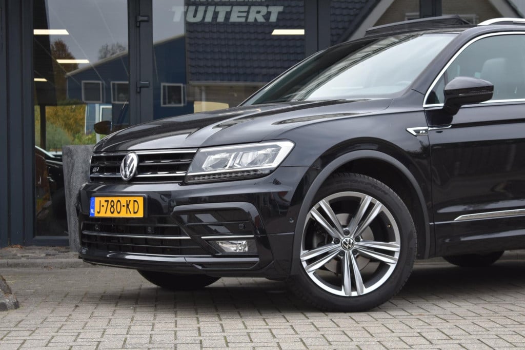 Volkswagen Tiguan 1.5 tsi act r-line | leder | pano | camera | virtual cock