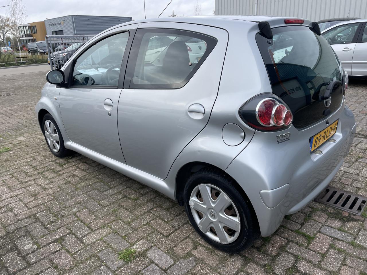 Toyota aygo 1.0 12v comfort navigator 5 deurs