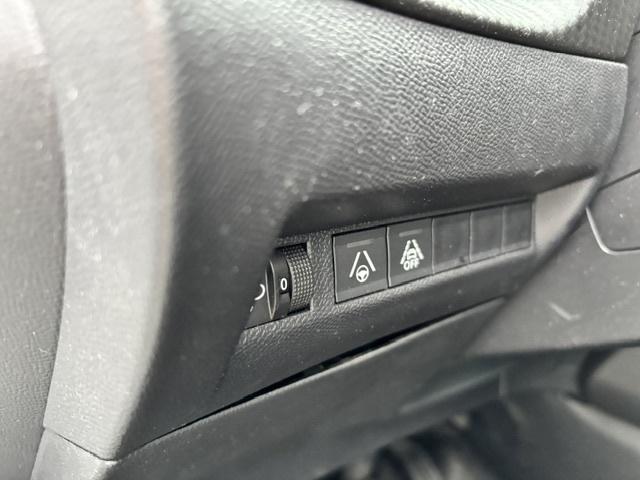 Peugeot E-2008 ev 50kwh 136pk allure apple carplay & android auto | cruise 