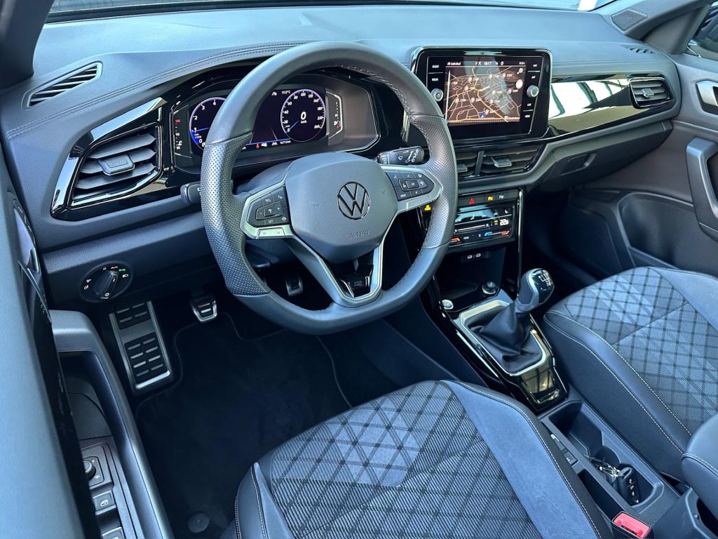 Volkswagen T-roc 1.5 tsi 150pk r-line | black style | keyless | navi | adap