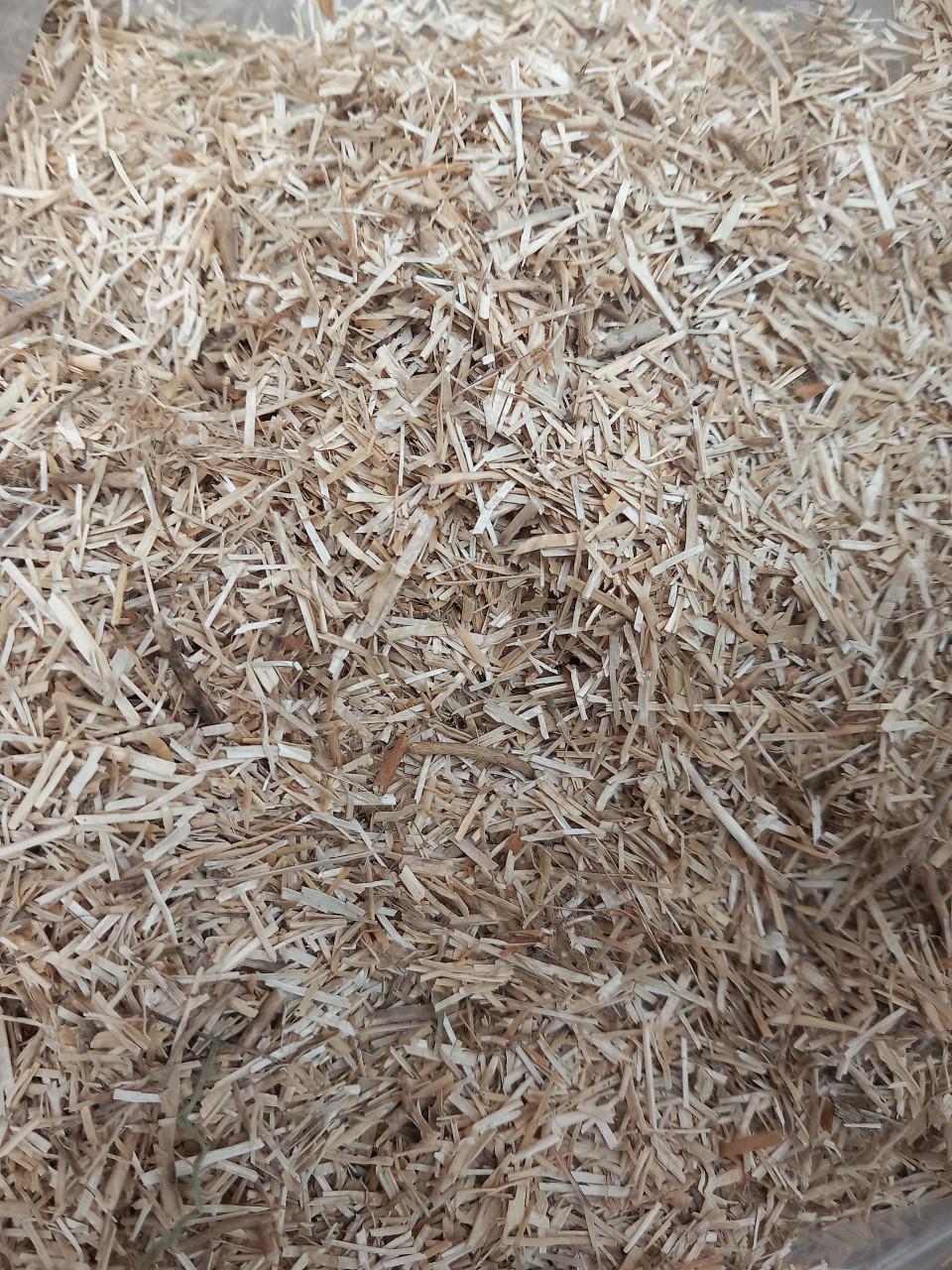 Knaagdieren hooi, vlas en zaagsel te koop.