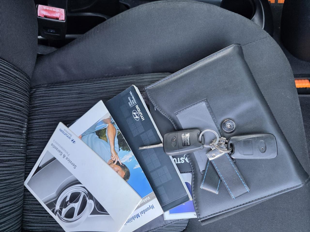 TE KOOP HYUNDAI i10 1.2i MOTION COOL SLECHTS 99.273 KM ZUINIGHEIDSLABEL B
