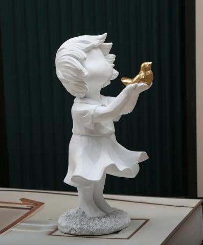 Beeldje Meisje met vogeltje