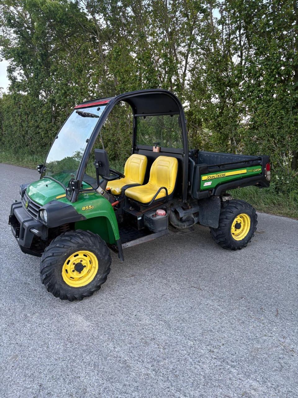 John Deere 855D Gator