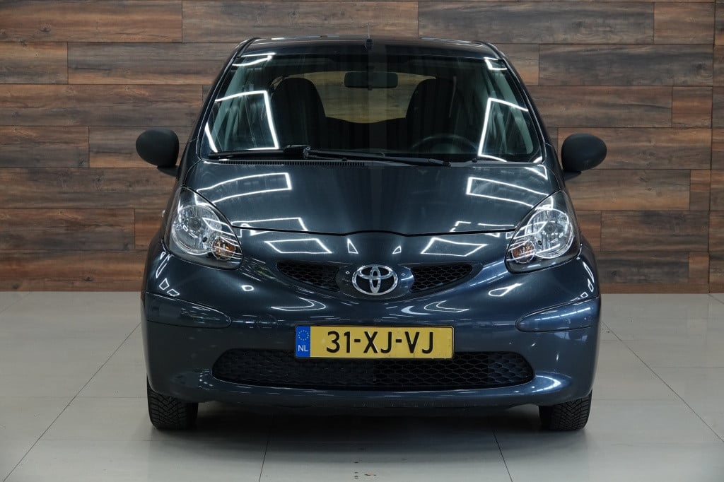 Toyota Aygo 1.0-12v | airco | bluetooth |