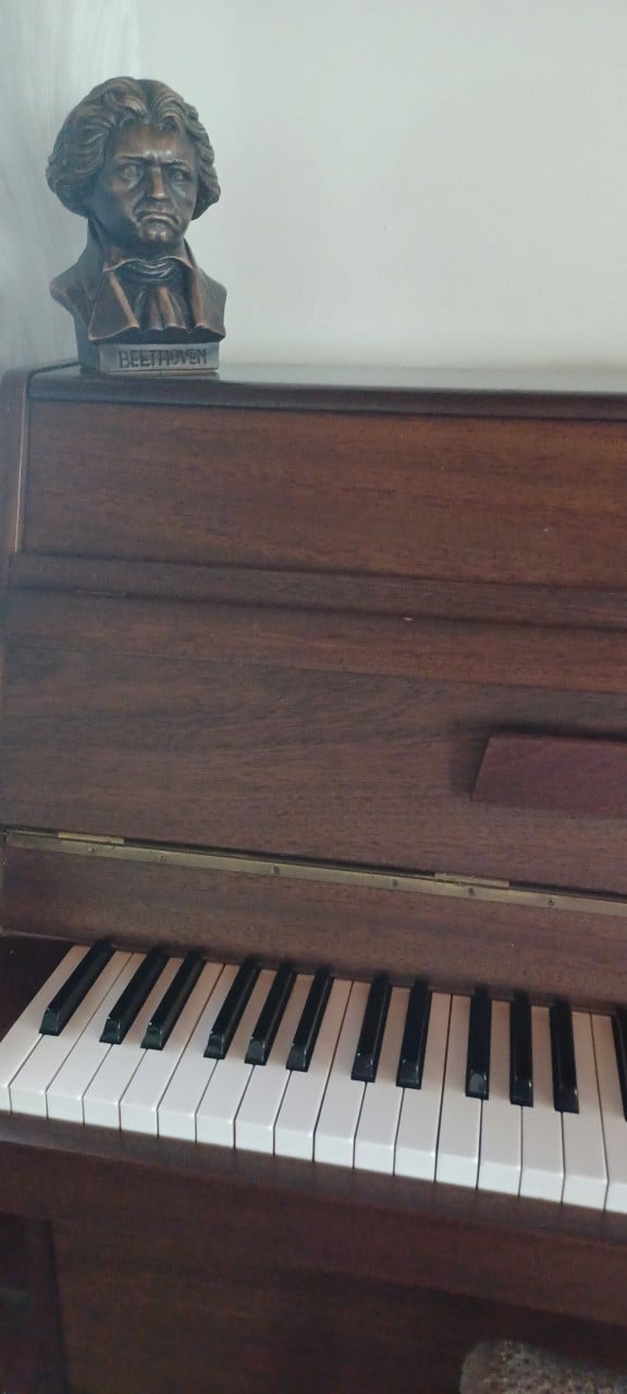 Piano Kemble