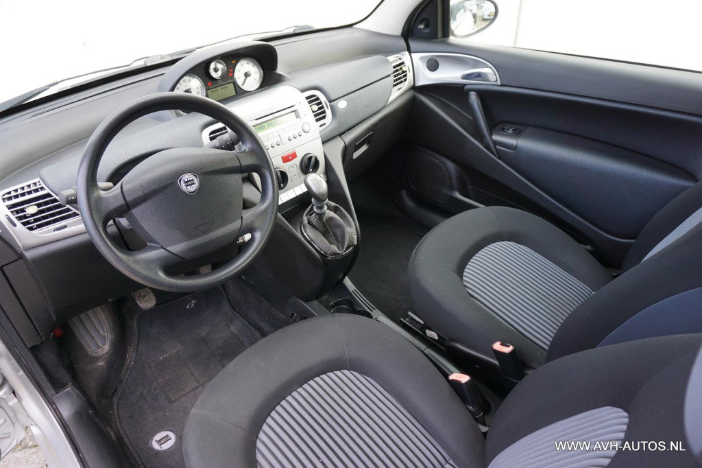 Lancia Y(psilon) 1.4-16v oro