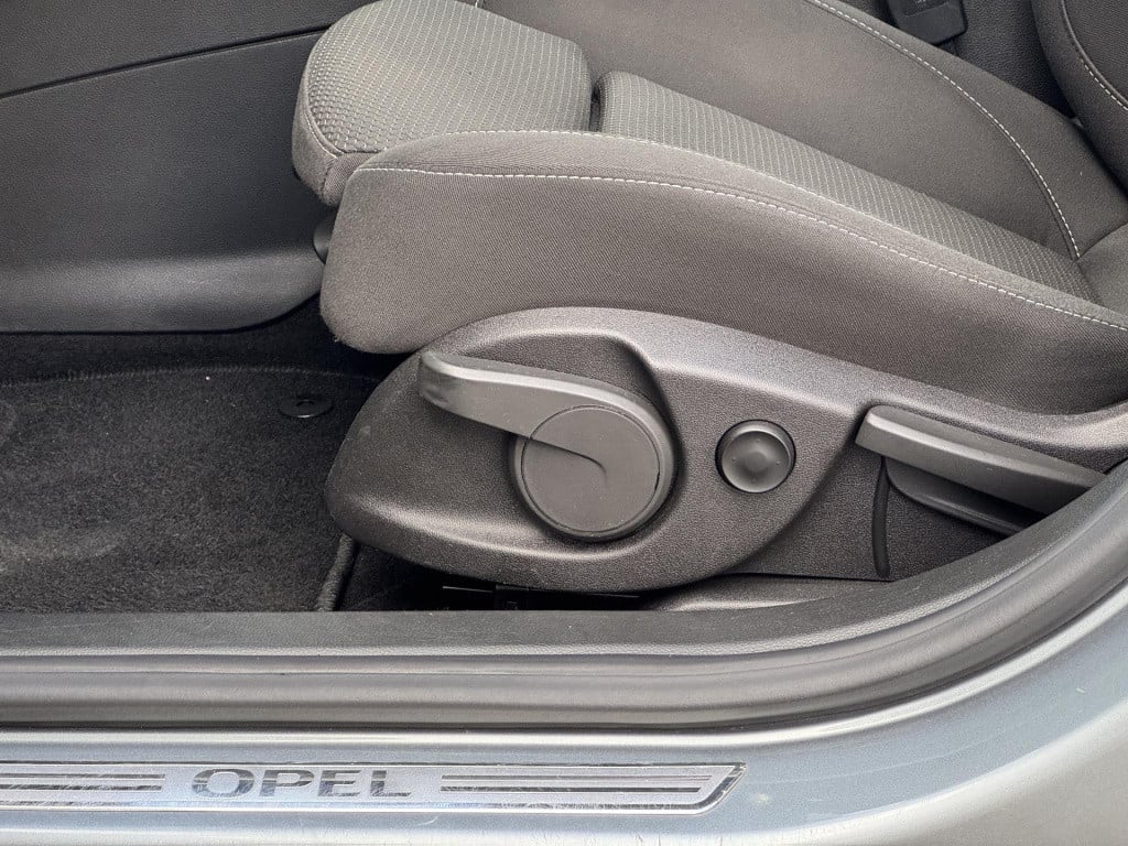 Opel Astra 1.4 turbo sport + nl-auto, afneembare trekhaak!