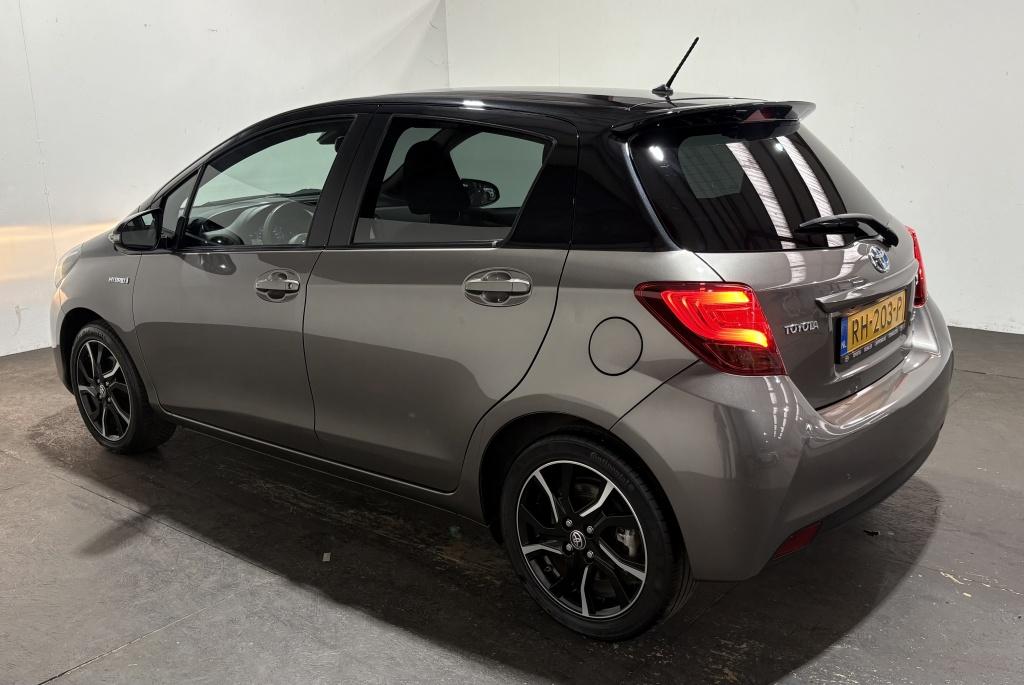 Toyota Yaris 1.5 hybrid dynamic bi-tone | camera | navi |