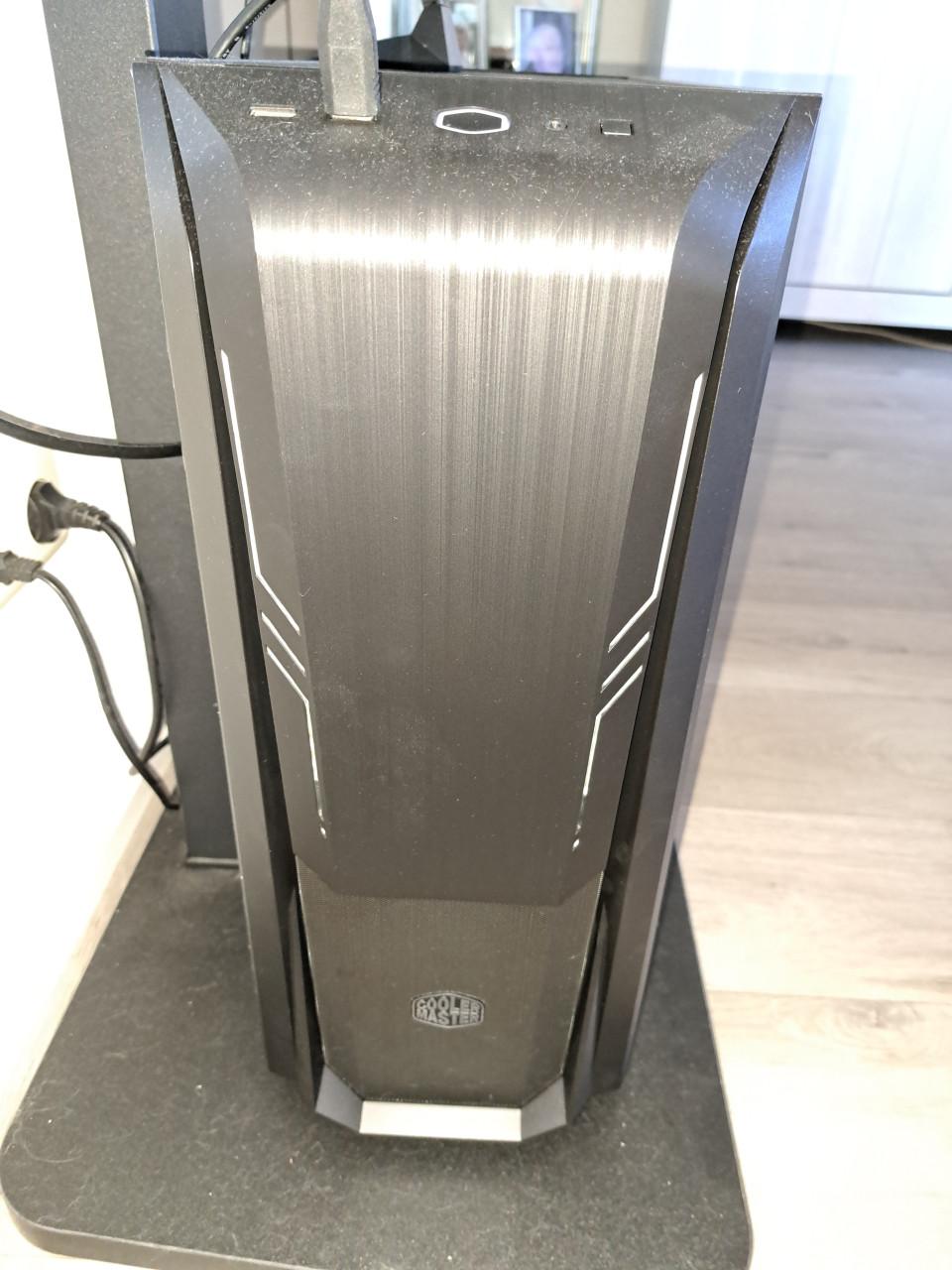 PC in nieuwe behuizing.