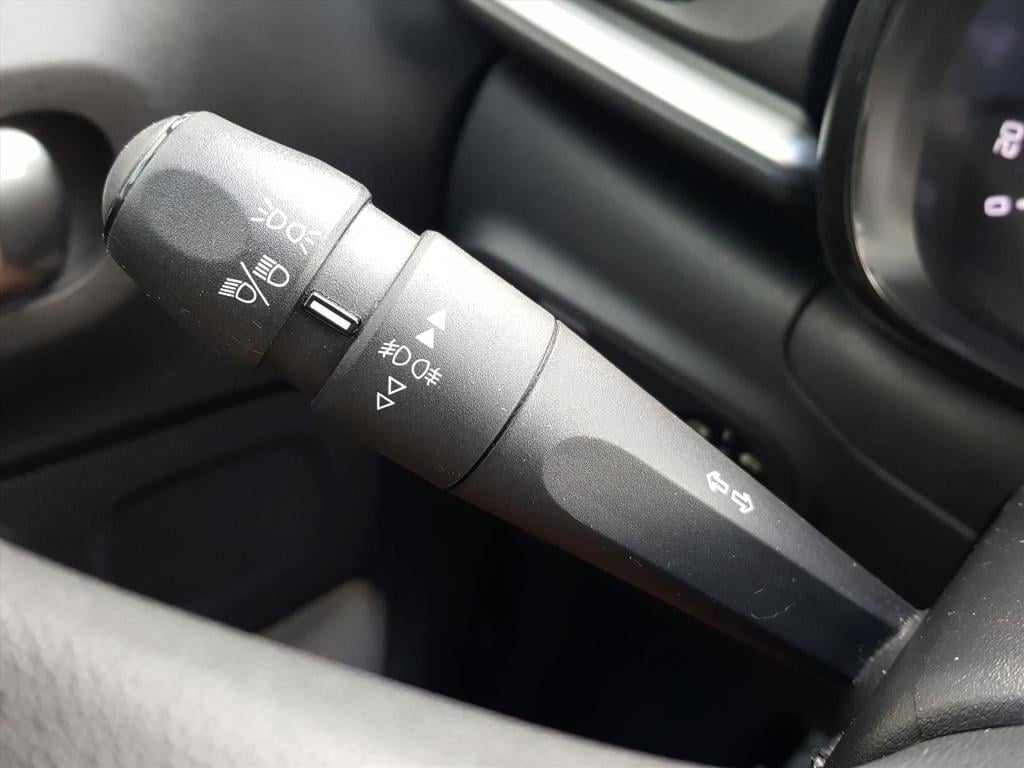 Citroen C3 1.2 puretech 82pk feel navigatie via apple/android | cruise & cl