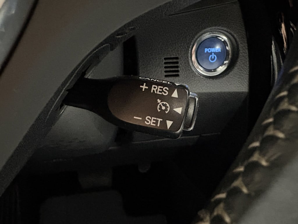 Toyota Auris 1.8 hybrid energy.