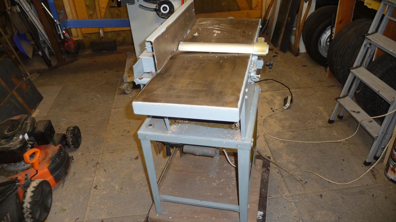 TE KOOP VLAK EN VANDIKTE SCHAAFBANK merk  SCHEPPACH