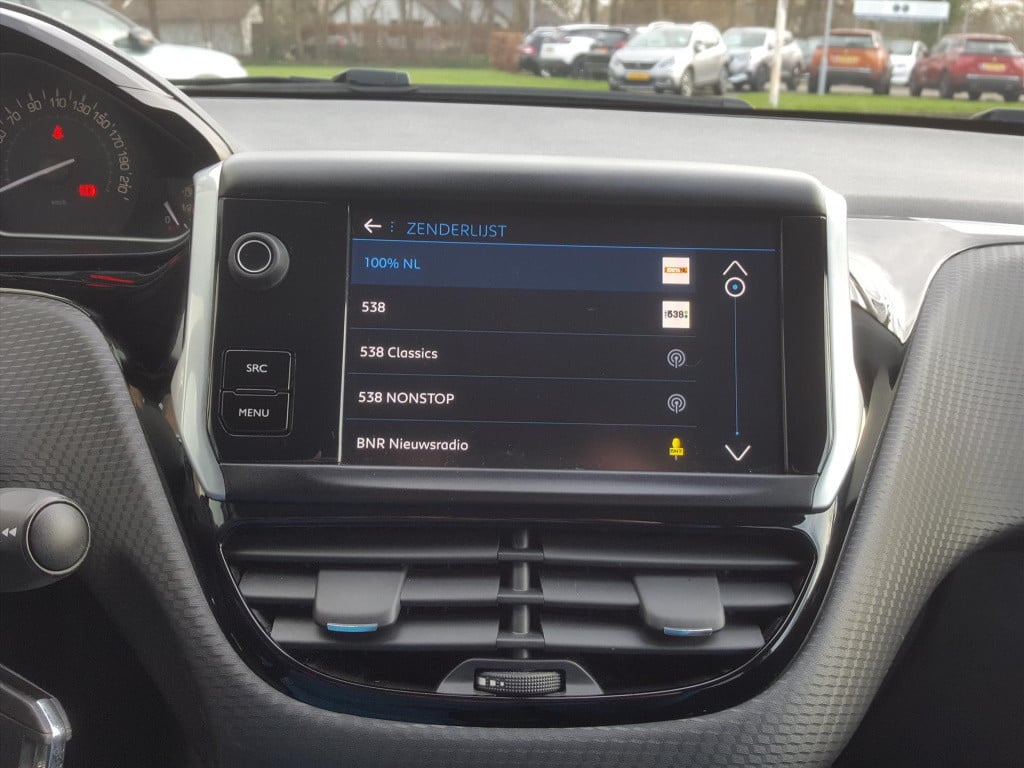 Peugeot 208 1.2 puretech 82pk signature navigatie | cruise control | airco 