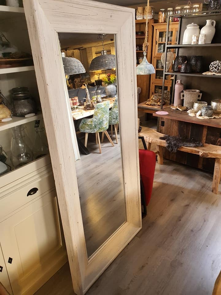 DIVERSE SPIEGELS UIT VOORRAAD LEVERBAAR, O.A. VAN OLD WOOD EN TEAKHOUT