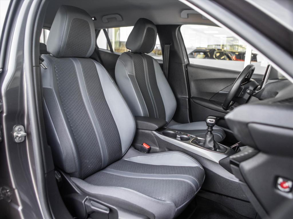 Peugeot 2008 1.2 puretech 130pk allure | stoelverwarming | park. sensoren |