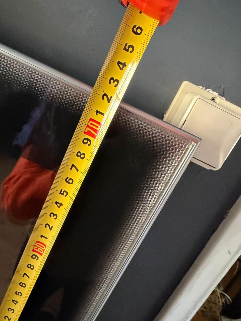 Toshiba TV met muurbeugel 136cm diagonaal L115 x B72