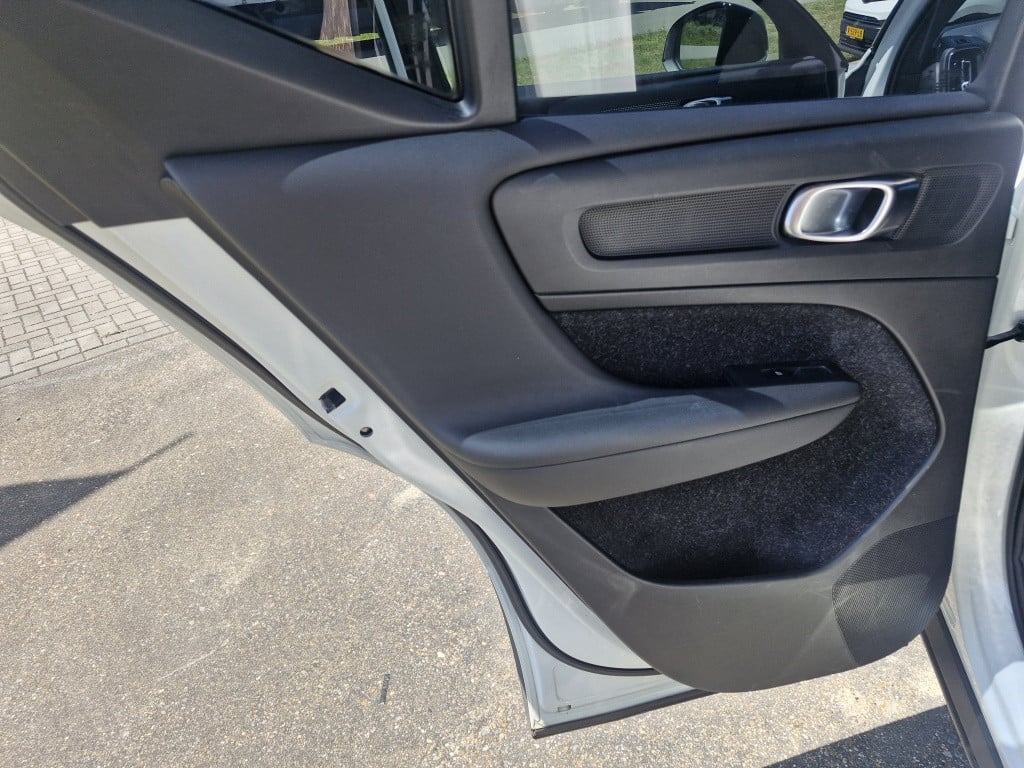 Volvo XC40 2.0 t4 r-design