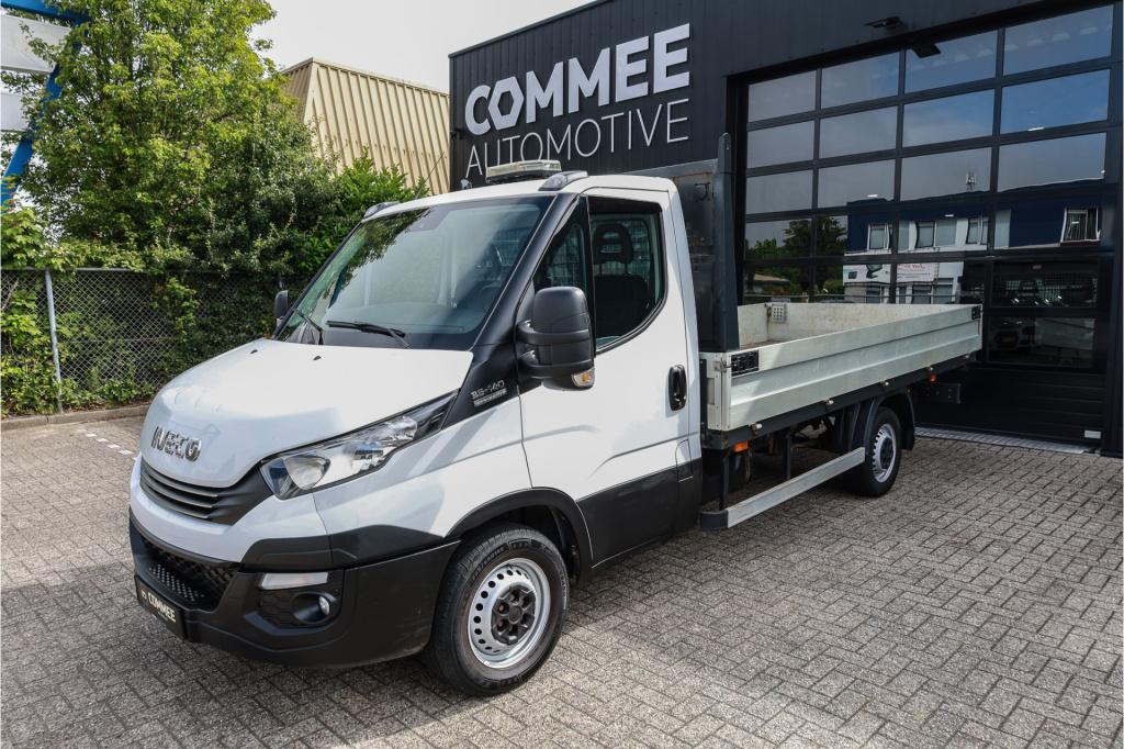 Iveco Daily 35s14 2.3 375 a8 aut open laadbak 410cm i trekhaak i standkache