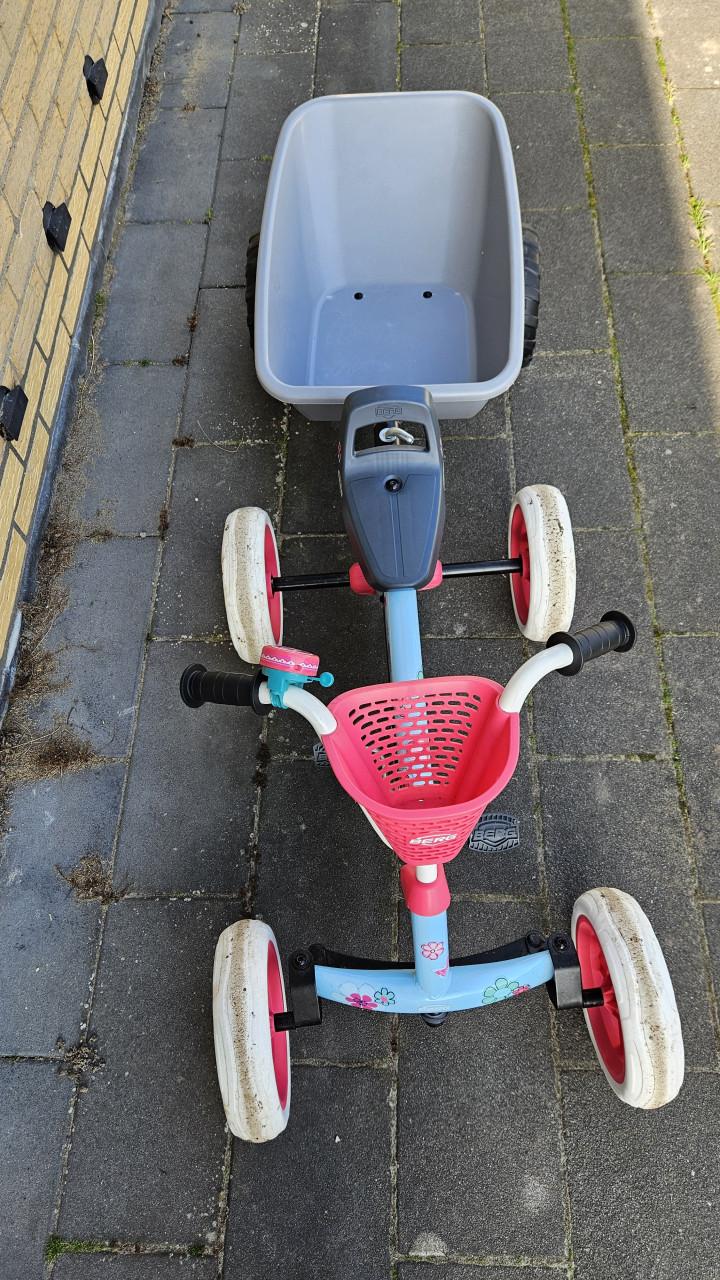 Skelter BERG Buzzy Bloom incl. aanhanger