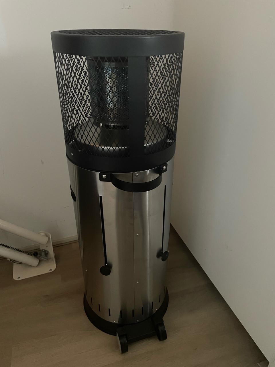 Stijlvolle terrasverwarmer / terrasheater op gas (RVS/Zwart)