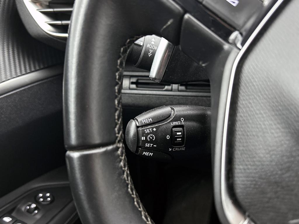 Peugeot 3008 1.2 puretech allure limited automaat | navigatie | grip contro