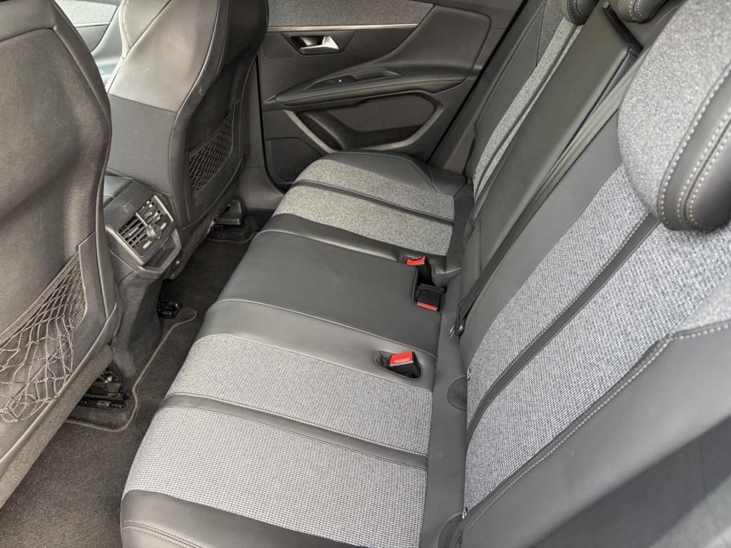Peugeot 3008 1.2 puretech allure automaat| nieuwe motor!|24 maanden garanti
