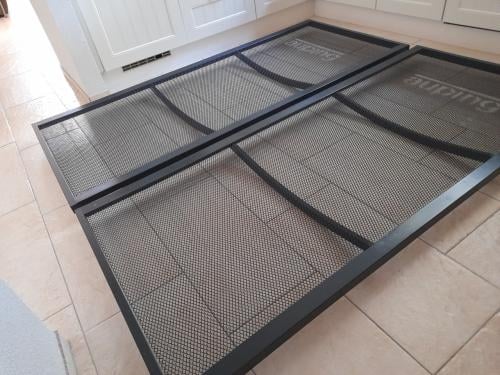 2 x Auping spiraal bodem 90 x 210  (in goede staat )