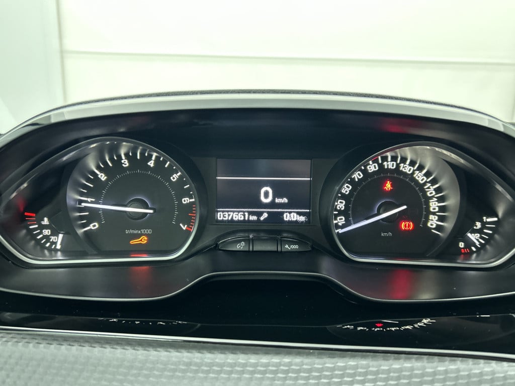 Peugeot 208 82 pk allure | rijklaar |