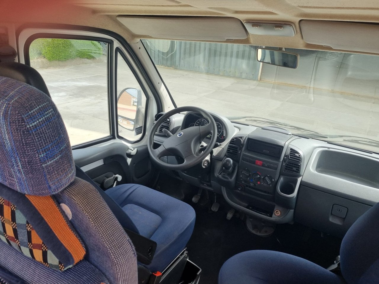 Burstner alkoof campers op basis van FIAT DUCATO uit 2002