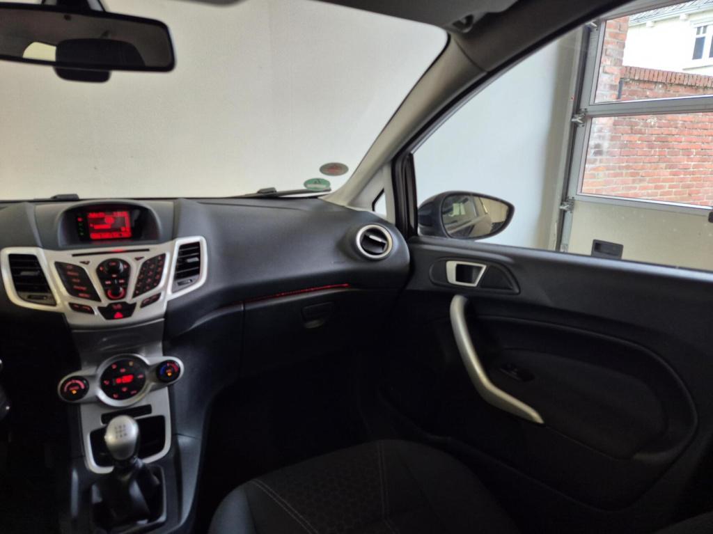 Ford Fiesta 1.25 titanium / distributieriem vervangen / koppeling vervangen