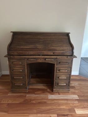 Gratis af te halen mooi antiek bureau