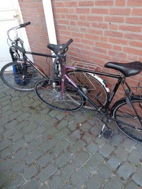Twee Batavus fietsen. Rijden goed