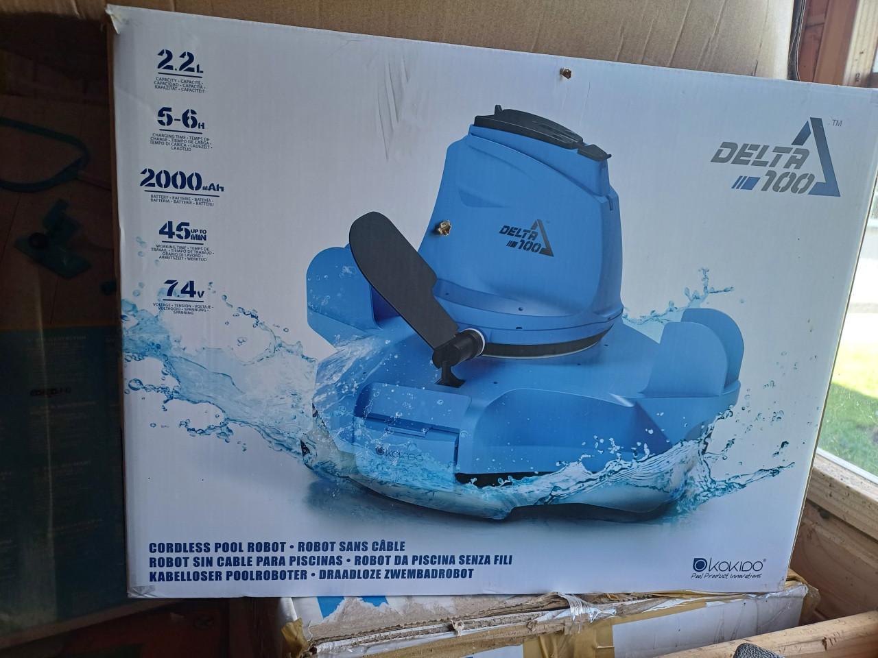 Zwembad met veel toebehoren