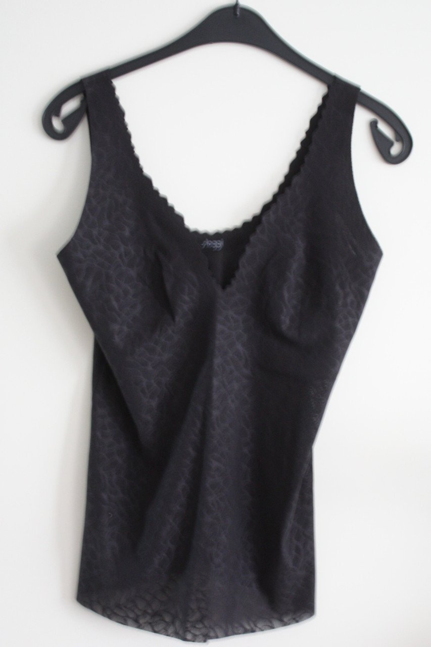 Zwart hempje- bira shirt  maat L