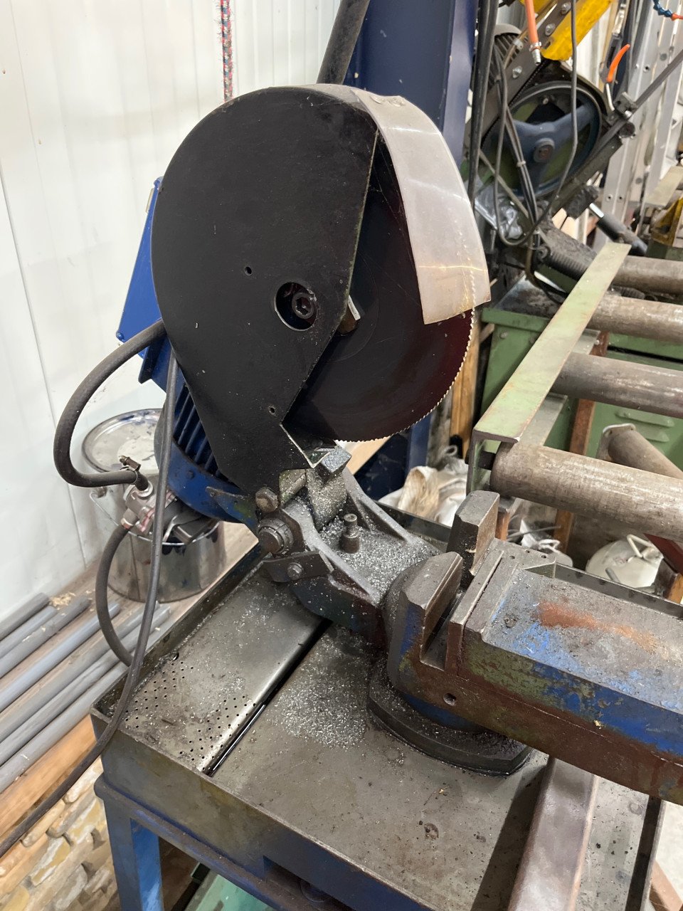 Metaal afkortzaag 220 volt
