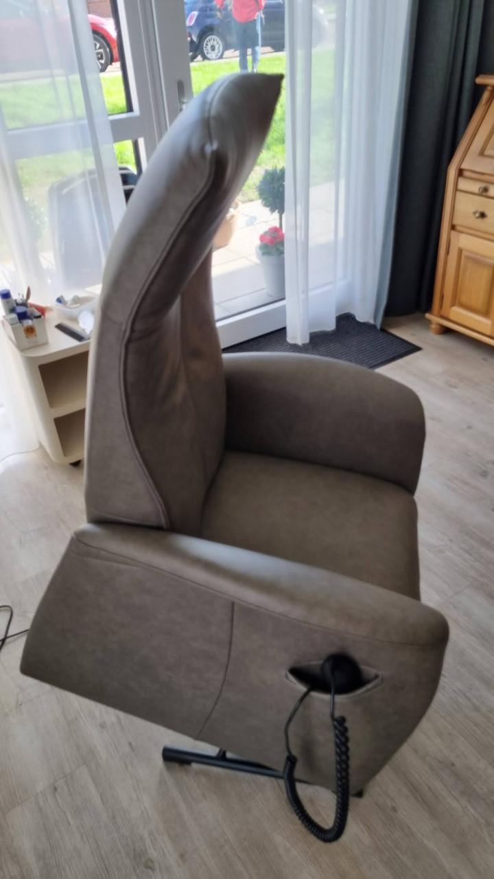 Relaxfauteuil / sta op stoel