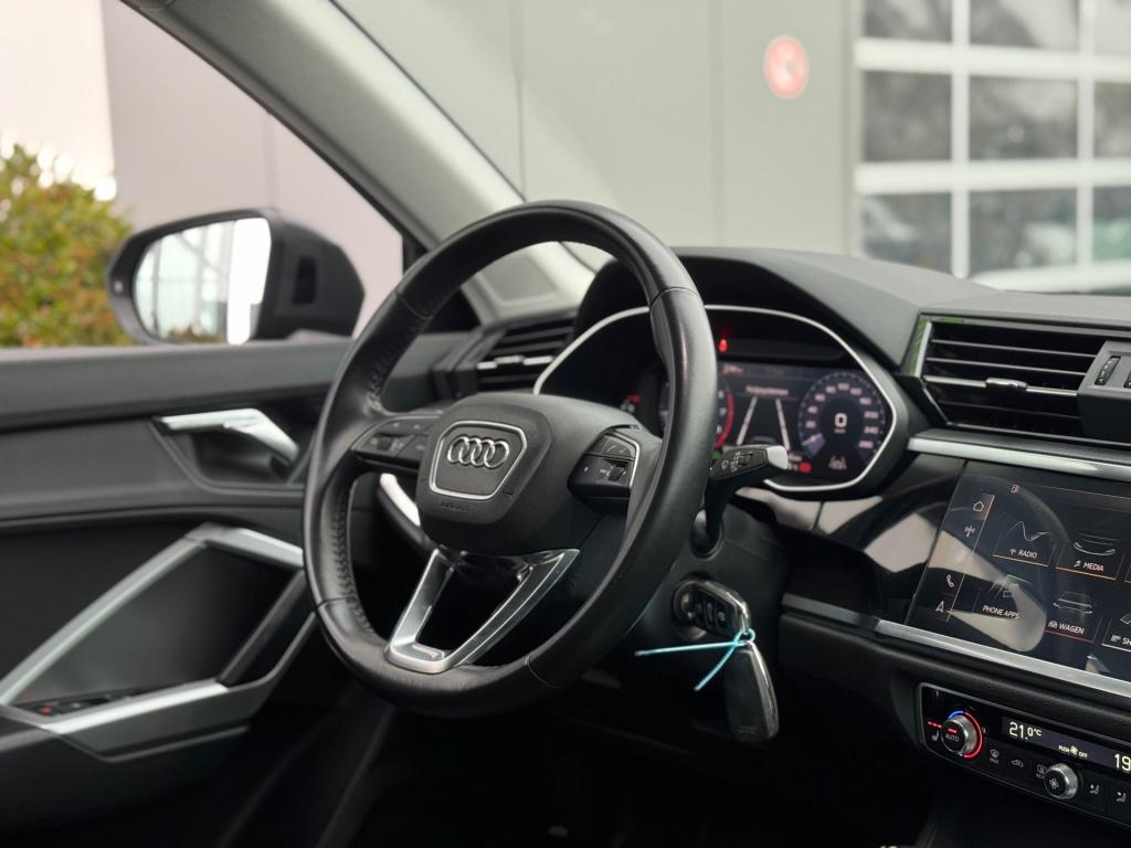 Audi Q3 35 tfsi * matrix led * stoelverwarming * adaptive cruise control