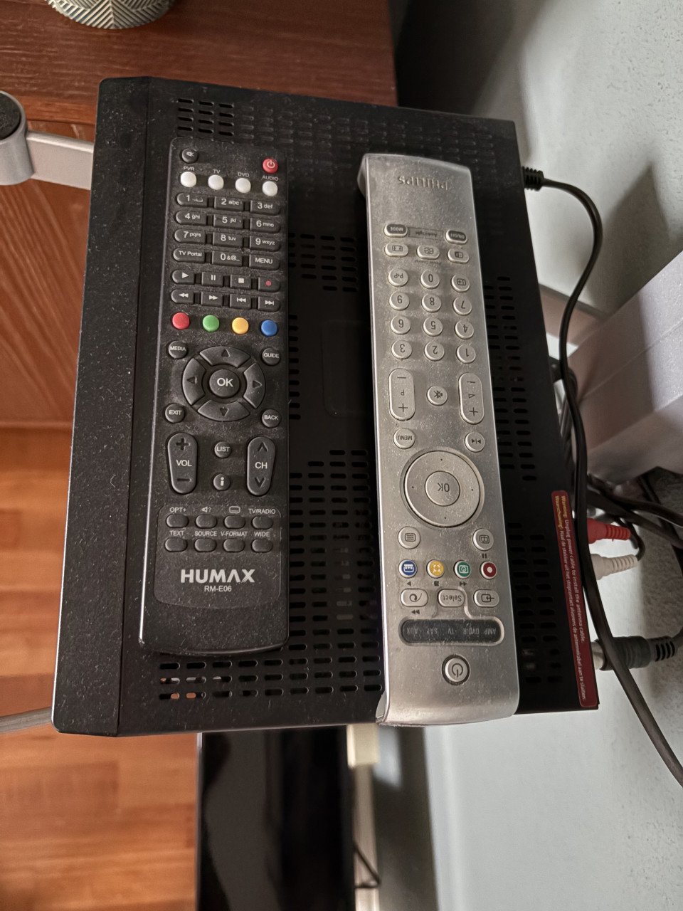 Philips ambilight flatscreen tv met Humax decoder
