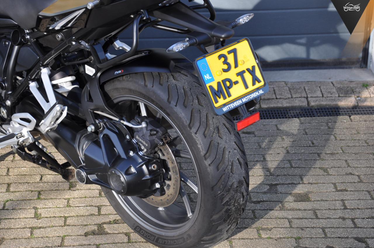 BMW R 1250 RS Alle opties, NL motor Akrapovic